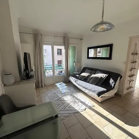 Charmant Studio Centre Historique Stationnement A Proximite Apartment